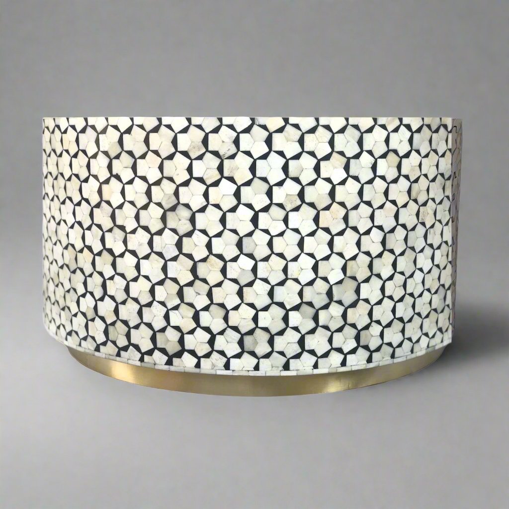 Heritage inlay targua pattern on wooden round coffee table