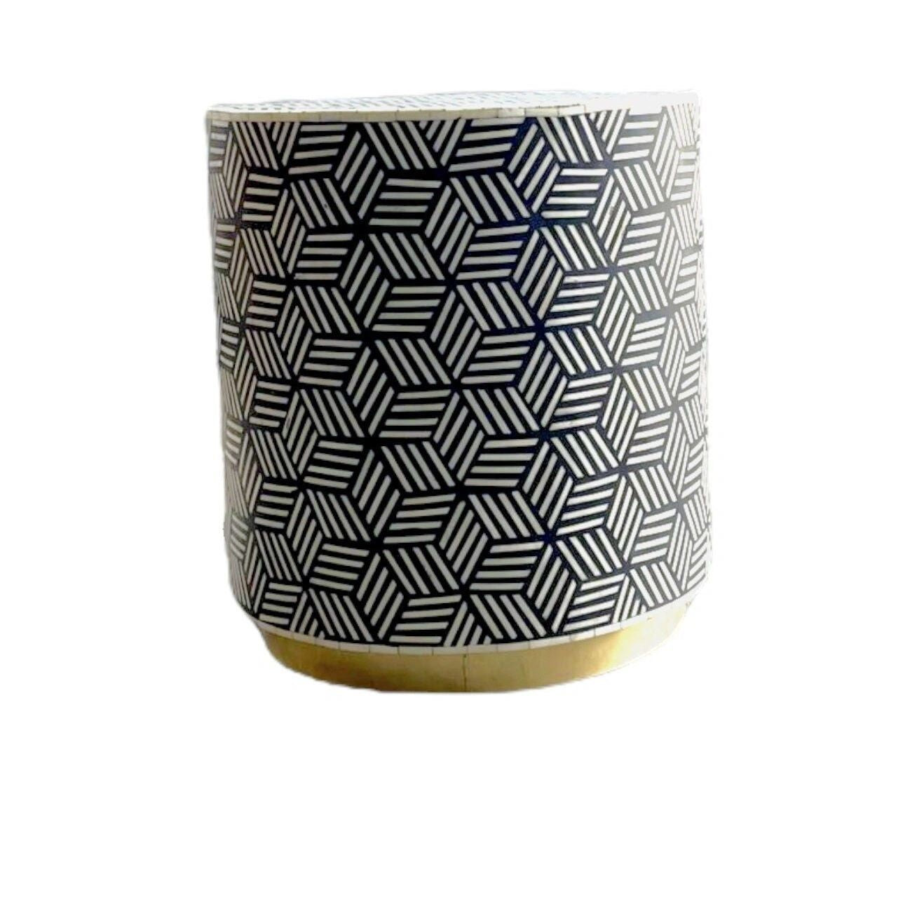 Heritage inlay Net pattern with brass base on wooden round End table