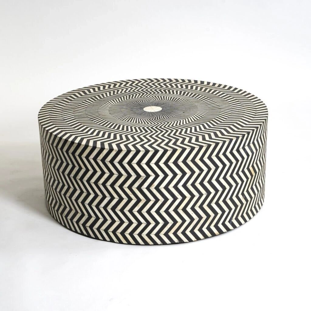   Heritage inlay Zigzag pattern on wooden round coffee table 