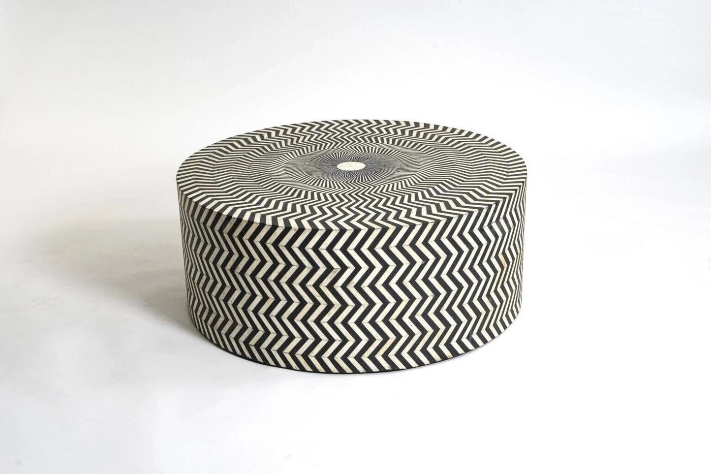   Heritage inlay Zigzag pattern on wooden round coffee table 