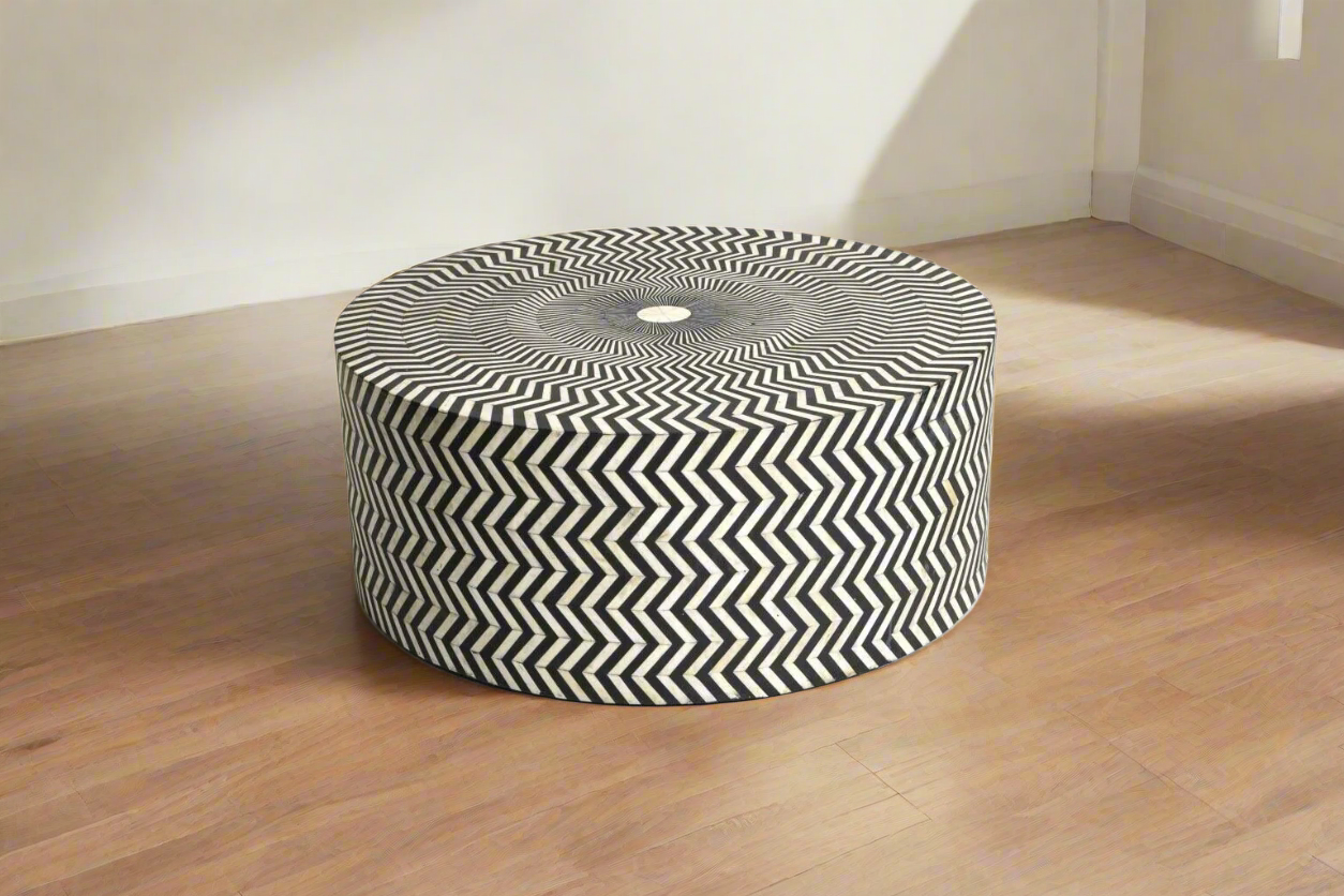 Heritage inlay Zigzag pattern on wooden round coffee table